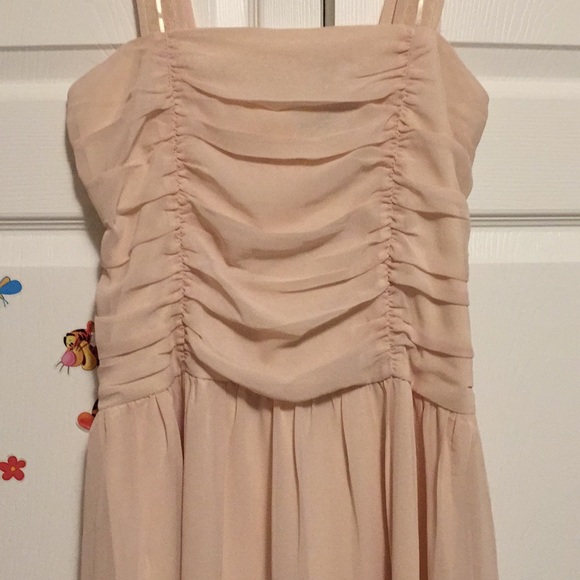 Nice Claup Flowy Peach Dress with Flower Rimming - Picture 2 of 9